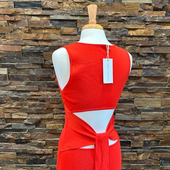 Lalavon Boutique Sweater Knit Midi Dress with Cut Out Back in Tomato Red Size M - Picture 8 of 8